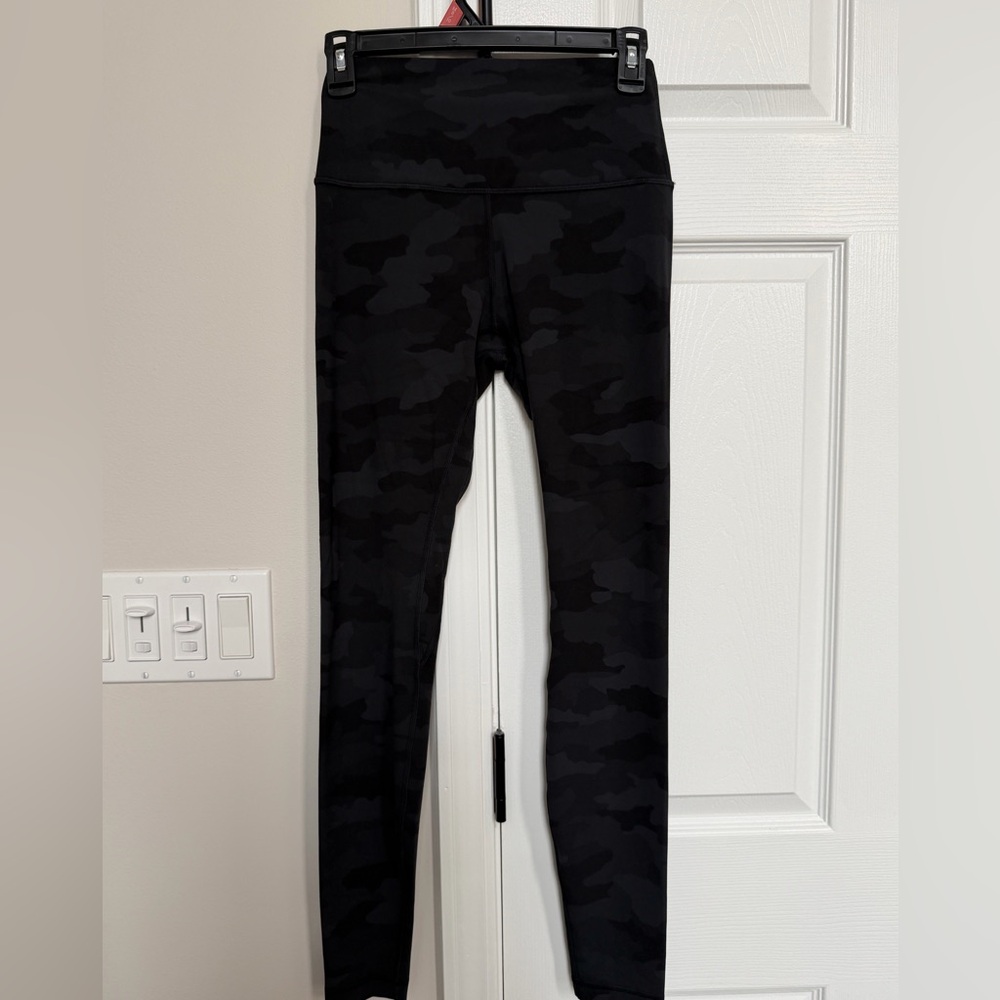 lululemon athletica women’s  Dark Camouflage Leggings